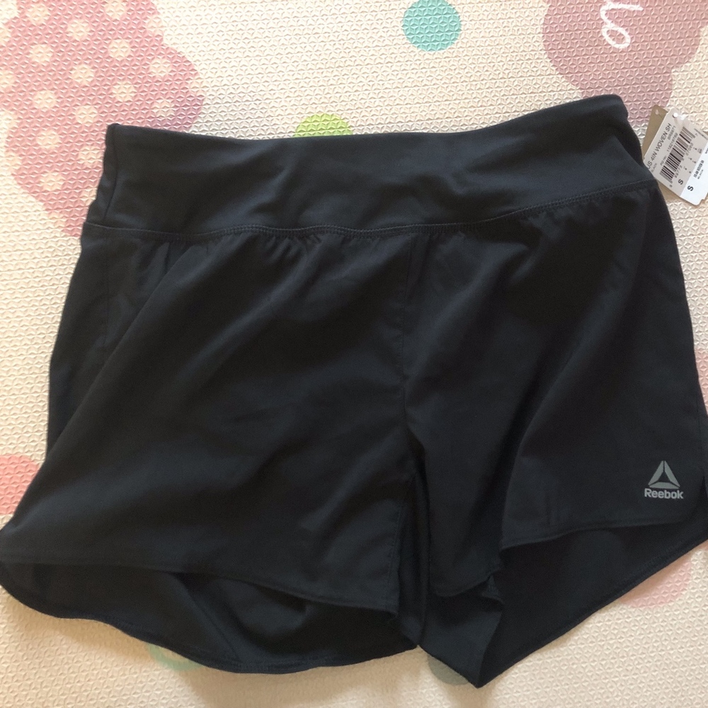 NWT Womens Reebok Run Shorts - Small